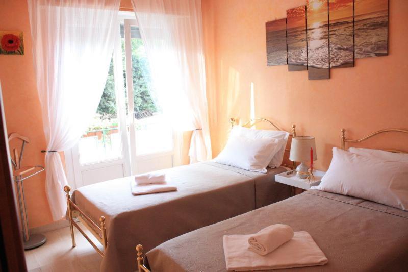 Lyon Apartment At Colosseo Rome Exterior photo